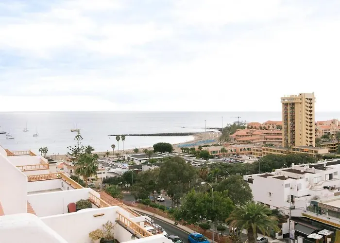 Summer Home: Sun And In A Prime Location Apartman Arona